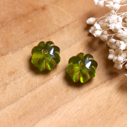 Green bead - acrylic pumpkin shape with gold