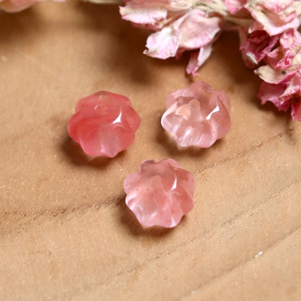 Pumpkin-shaped cherry quartz bead