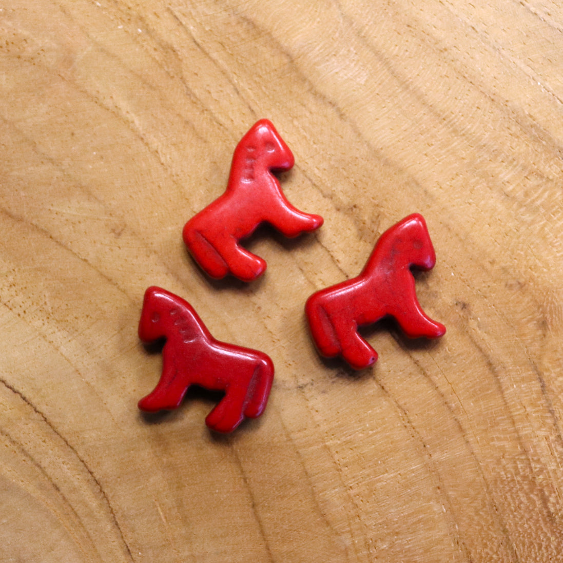 Kraal rood - paard imitatie turkoois