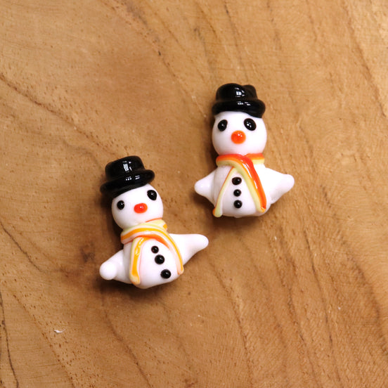 Kraal wit - lampwork sneeuwpop