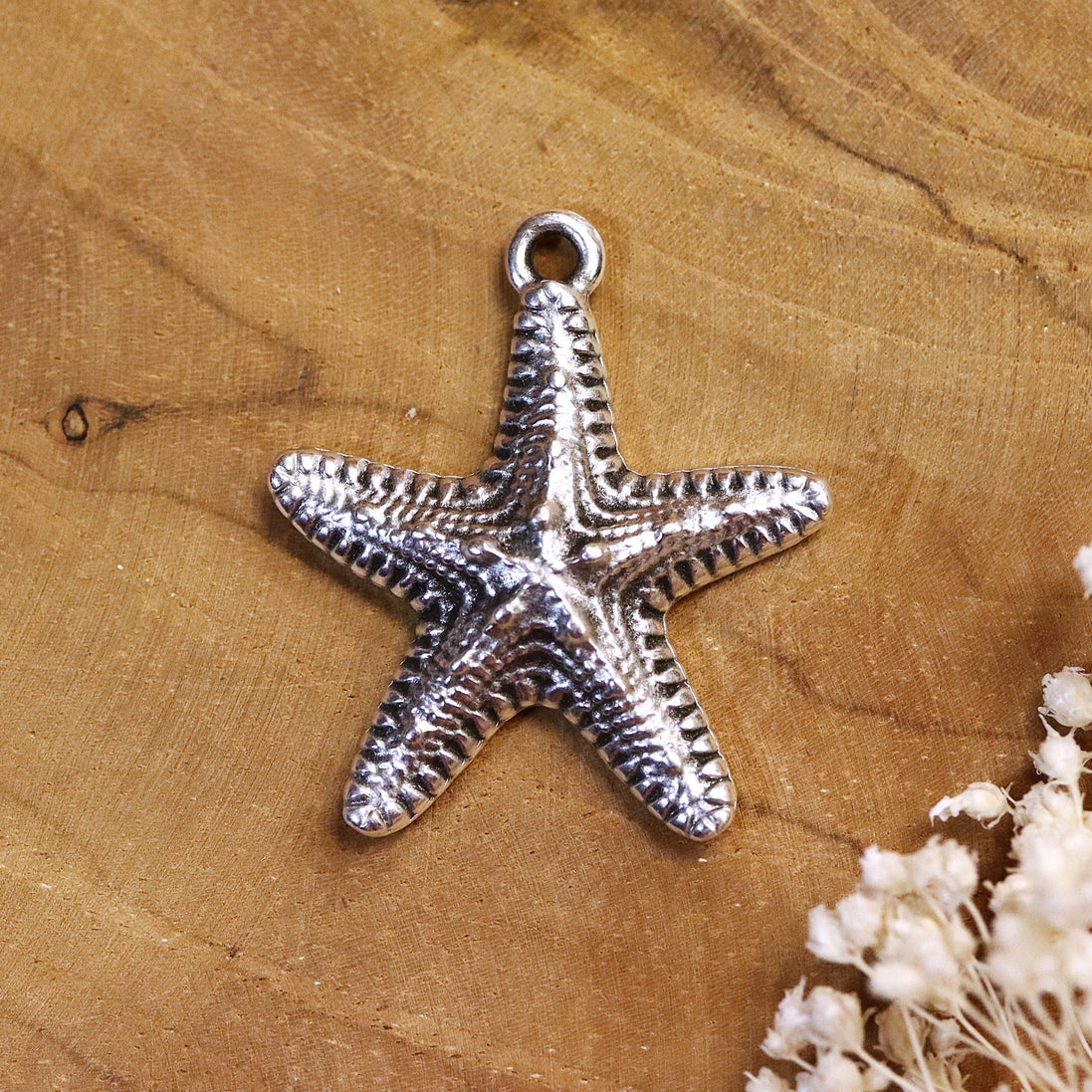 DQ silver starfish relief pendant large