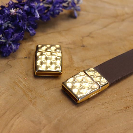Flaches Leder 15mm Magnetverschluss gehämmert DQ GOLD