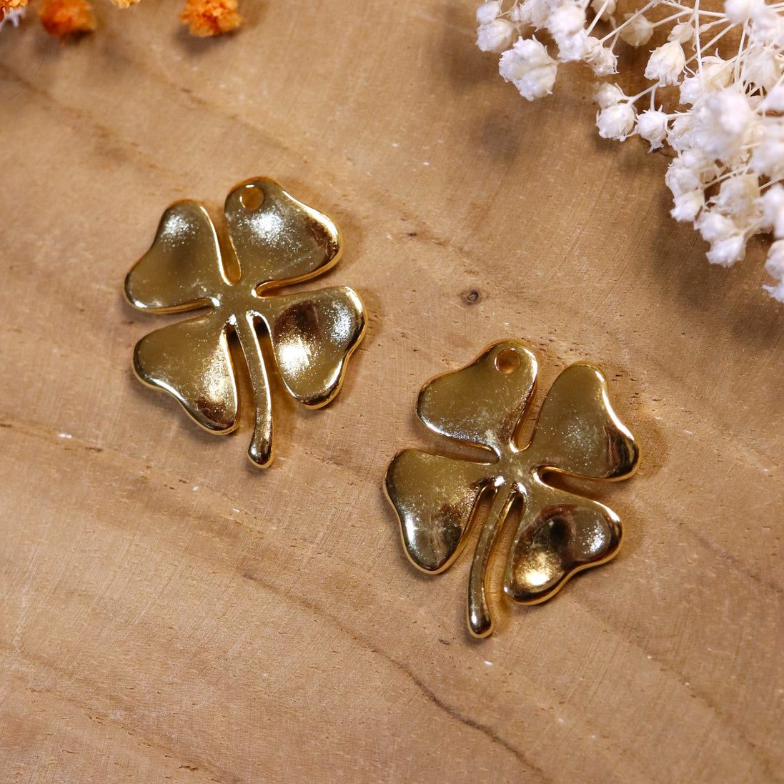 DQ GOLD large clover charm