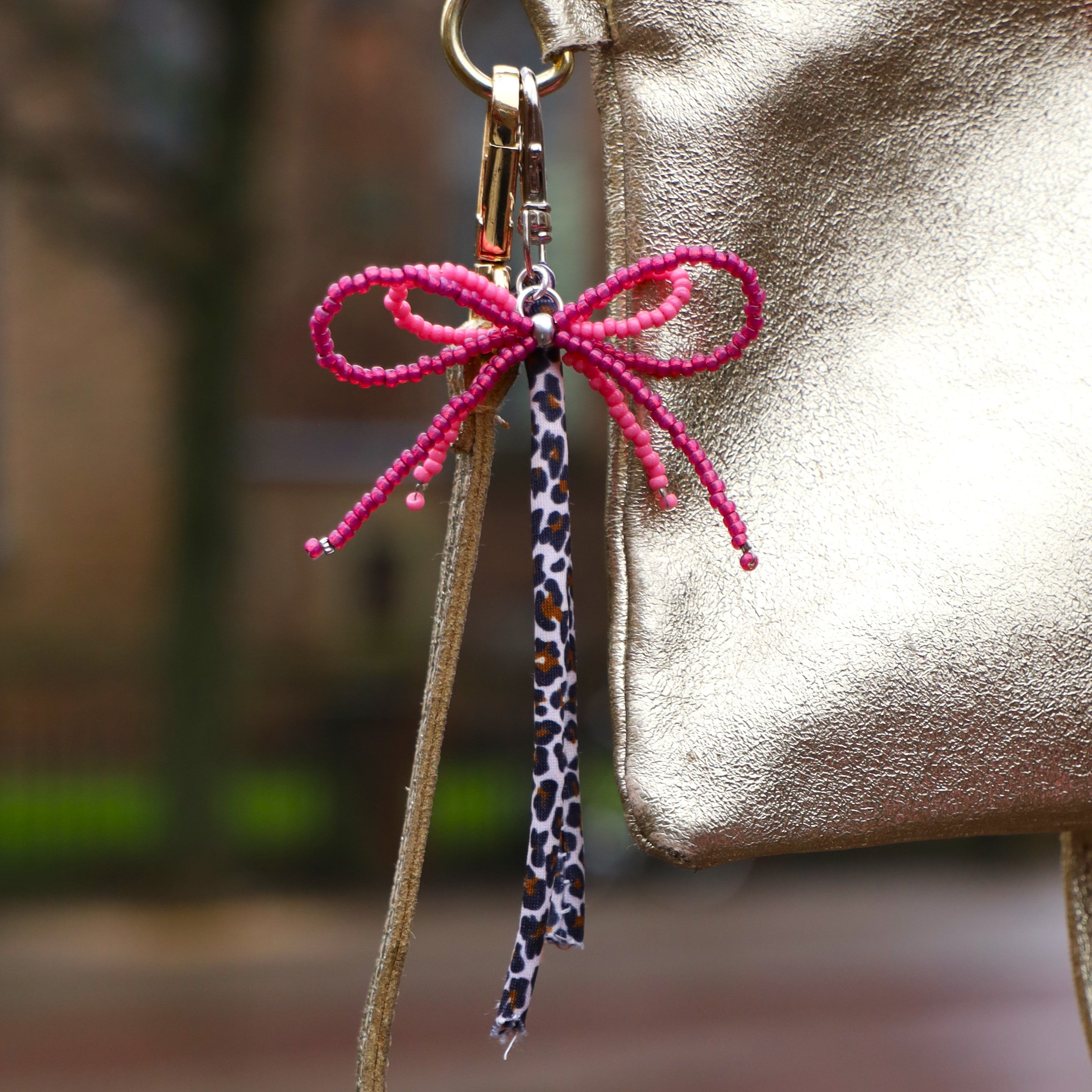 Bag charm - kralenstrik met panterlint