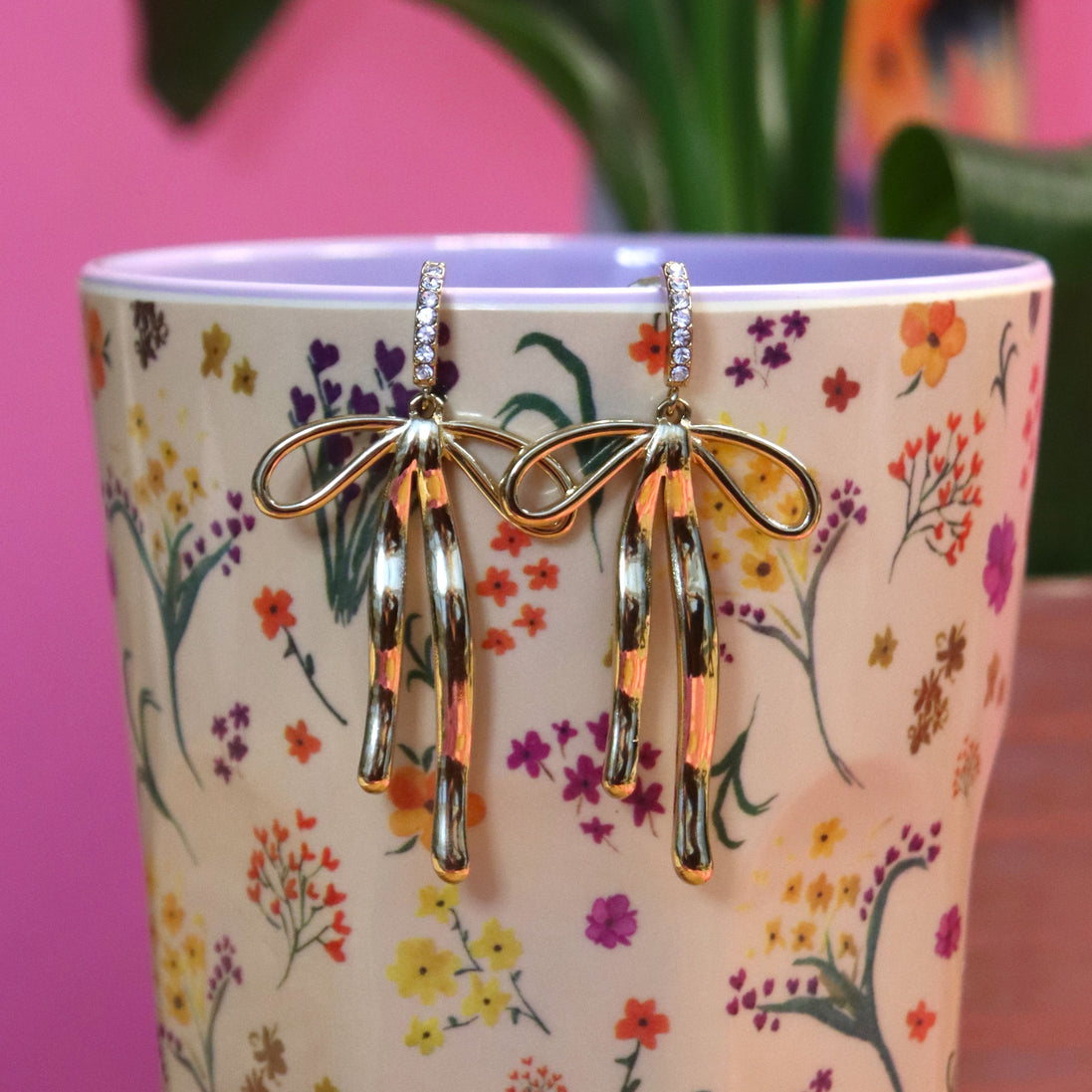 Statement earrings - with rhinestones and bow