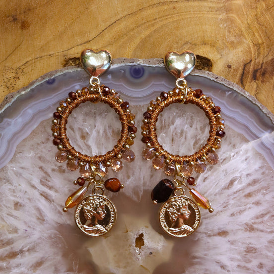 Statement oorbellen - met hart en munt bruin