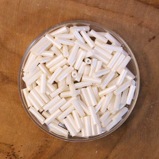Bugle kralen matte beige 5 gram