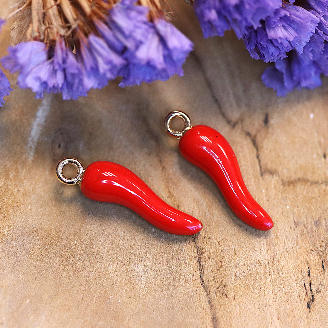 Enamel charm - red chili pepper gold