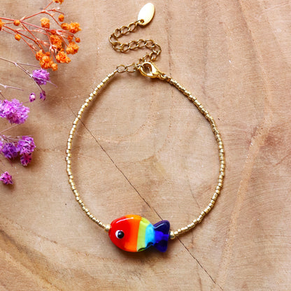 Beaded bracelet - gold with rainbow fish