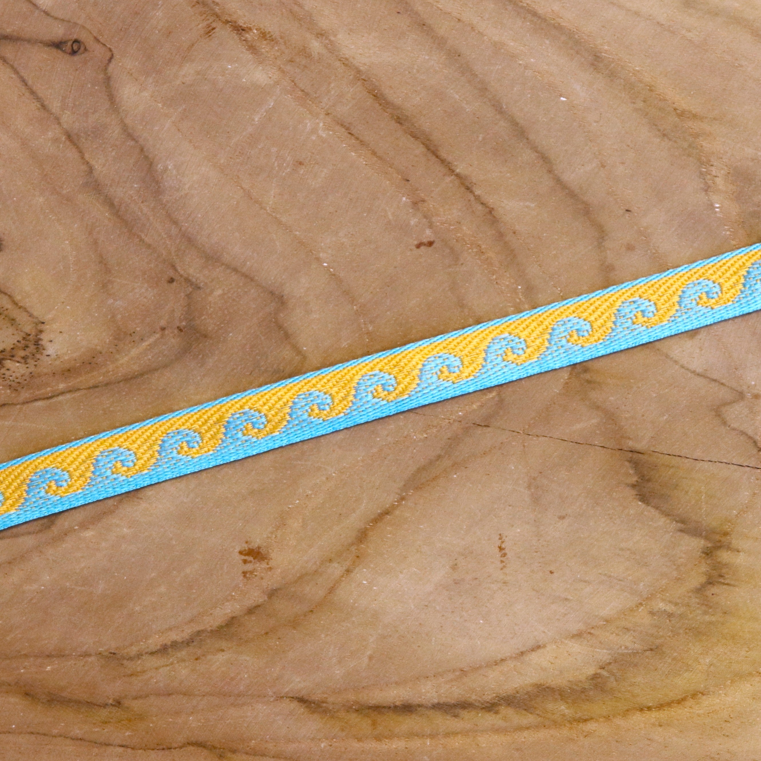Ribbon wave orange-blue