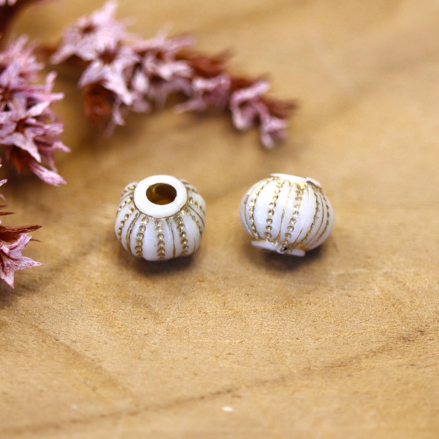 Perle weiß - gepunktet