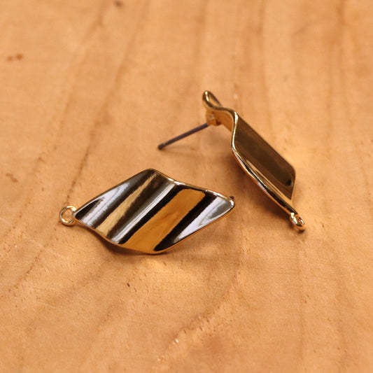 Oorsteker DQ GOUD ruit sierlijk met oogje