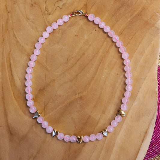 Kralenketting - rozenkwarts met harten