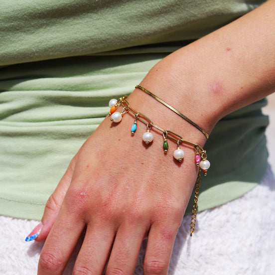 Stainless steel armband met schelpkralen