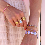 Geknüpftes Armband mit Amethystblüten
