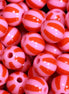 Funky ronde acryl kraal - gestreept roze/rood