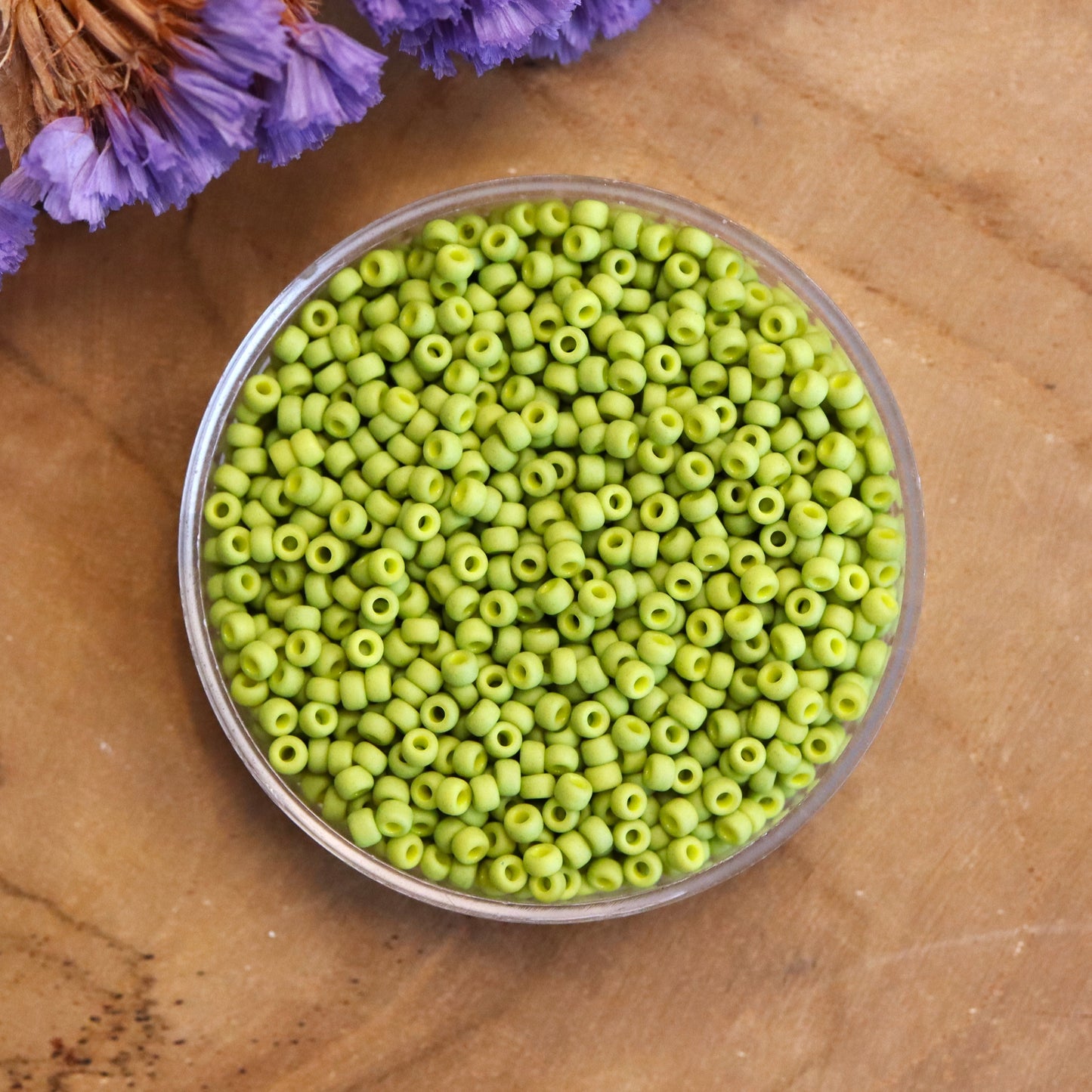 MR11-2316 Opaque matte lime 10 grams