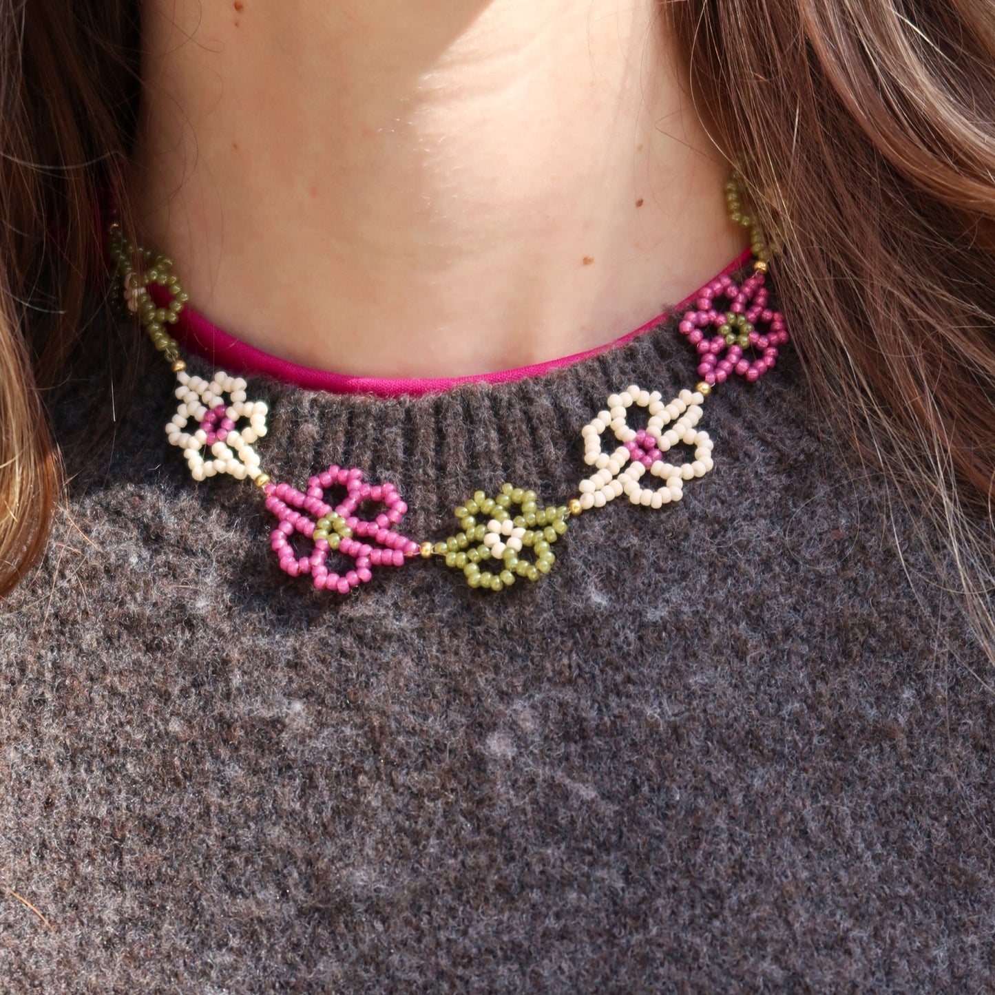 Perlenkette mit Blumen - Gold