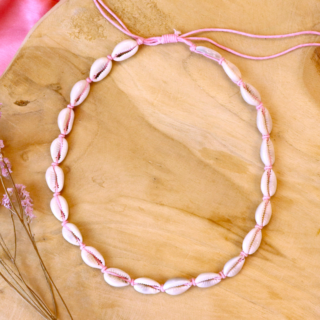 Knotted shell necklace - light pink