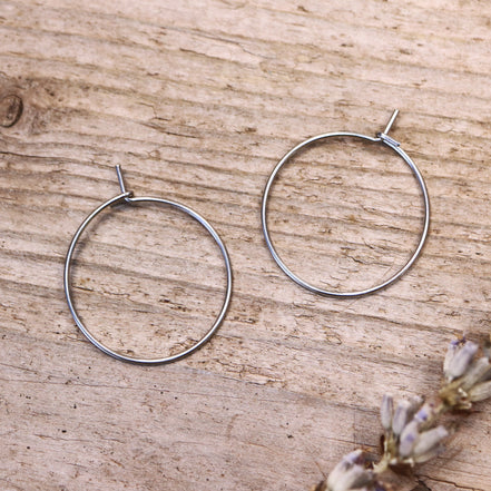 Narrow earring made of stainless steel silver