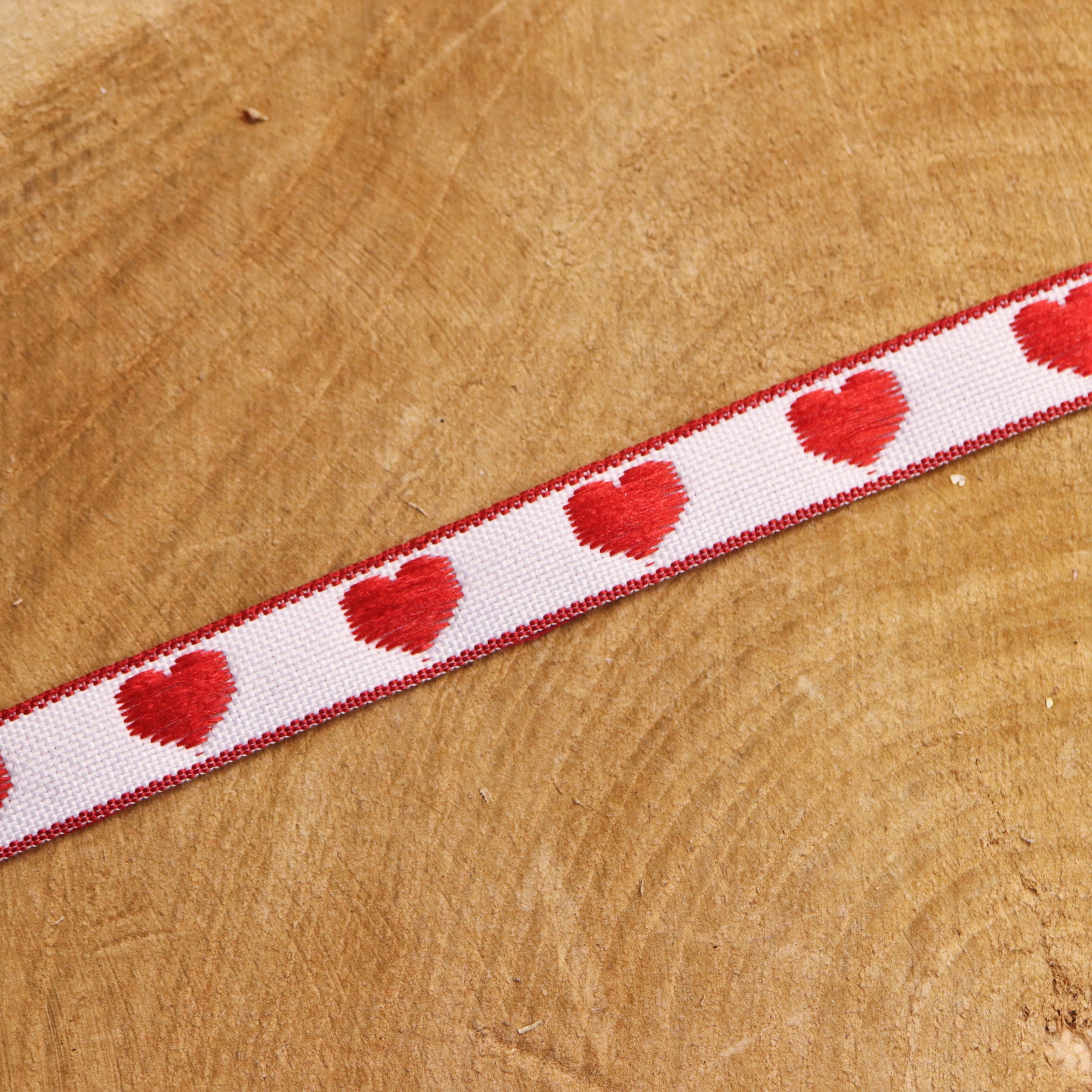 Lint hartjes wit-rood