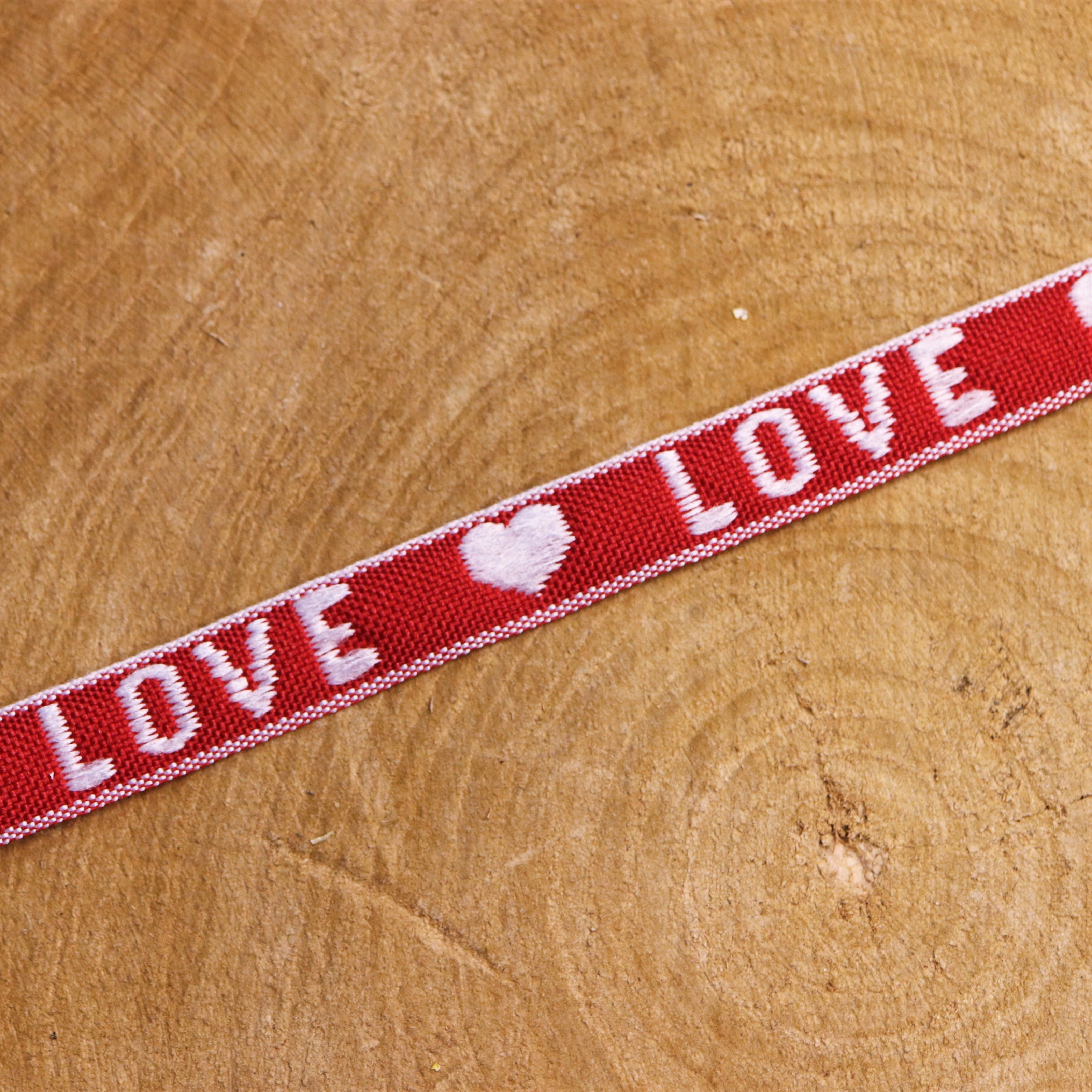 Lint love rood