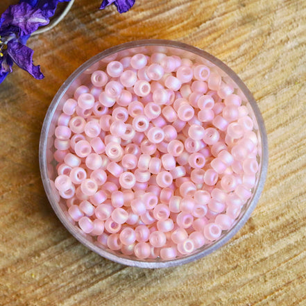 MR8-155FR Transparent matte AB Light tea rose 10 grams