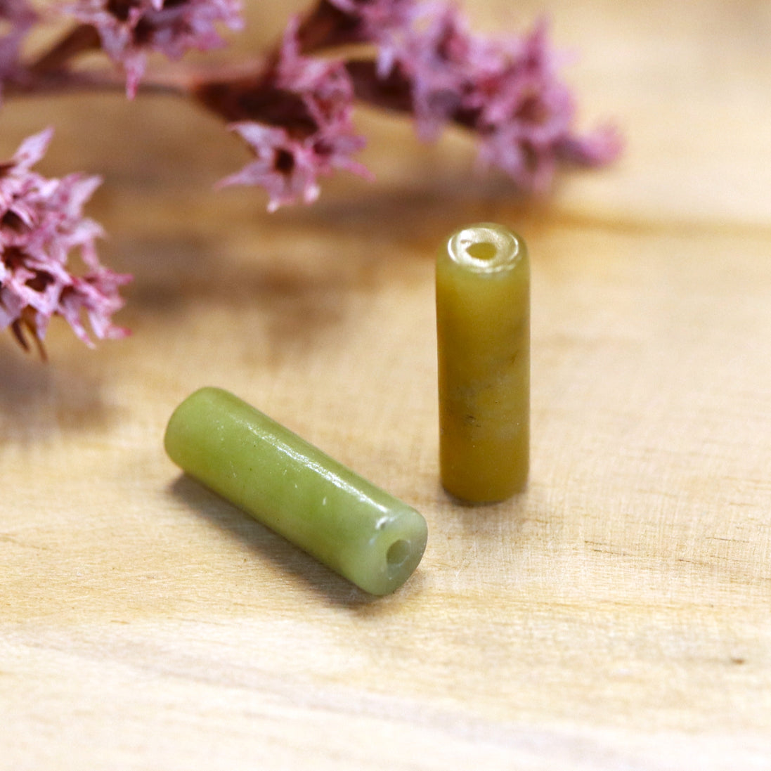 Semi-precious stone tube Green jade