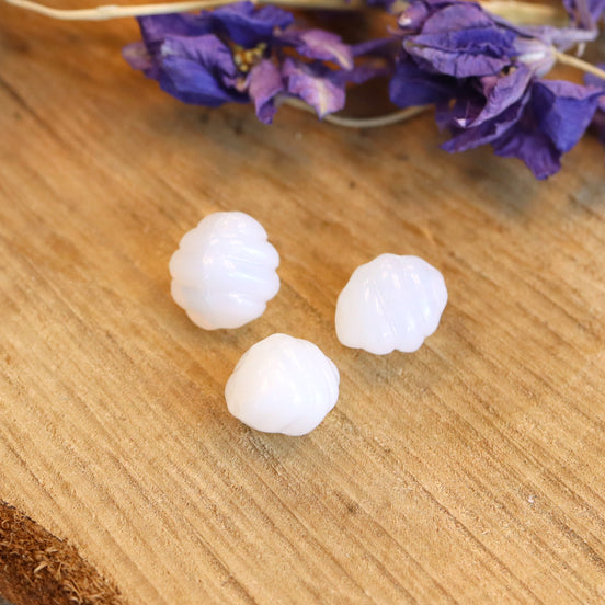 Kraal wit - glaskraal ovaal met ribbel