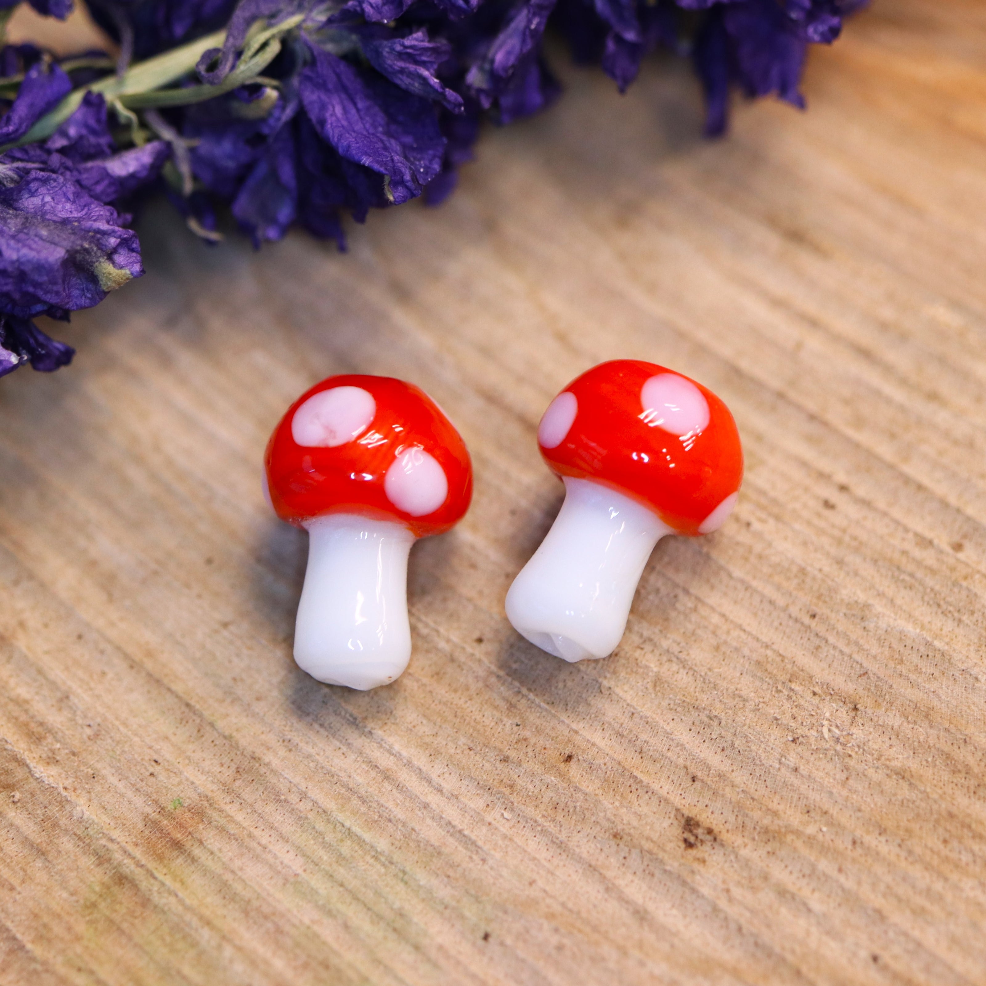 Bead red - glass bead mushroom