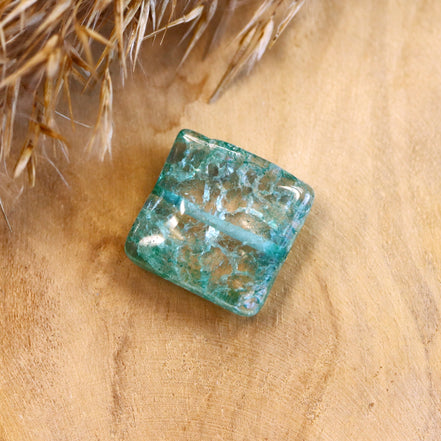 Bead green - glass bead square crackle