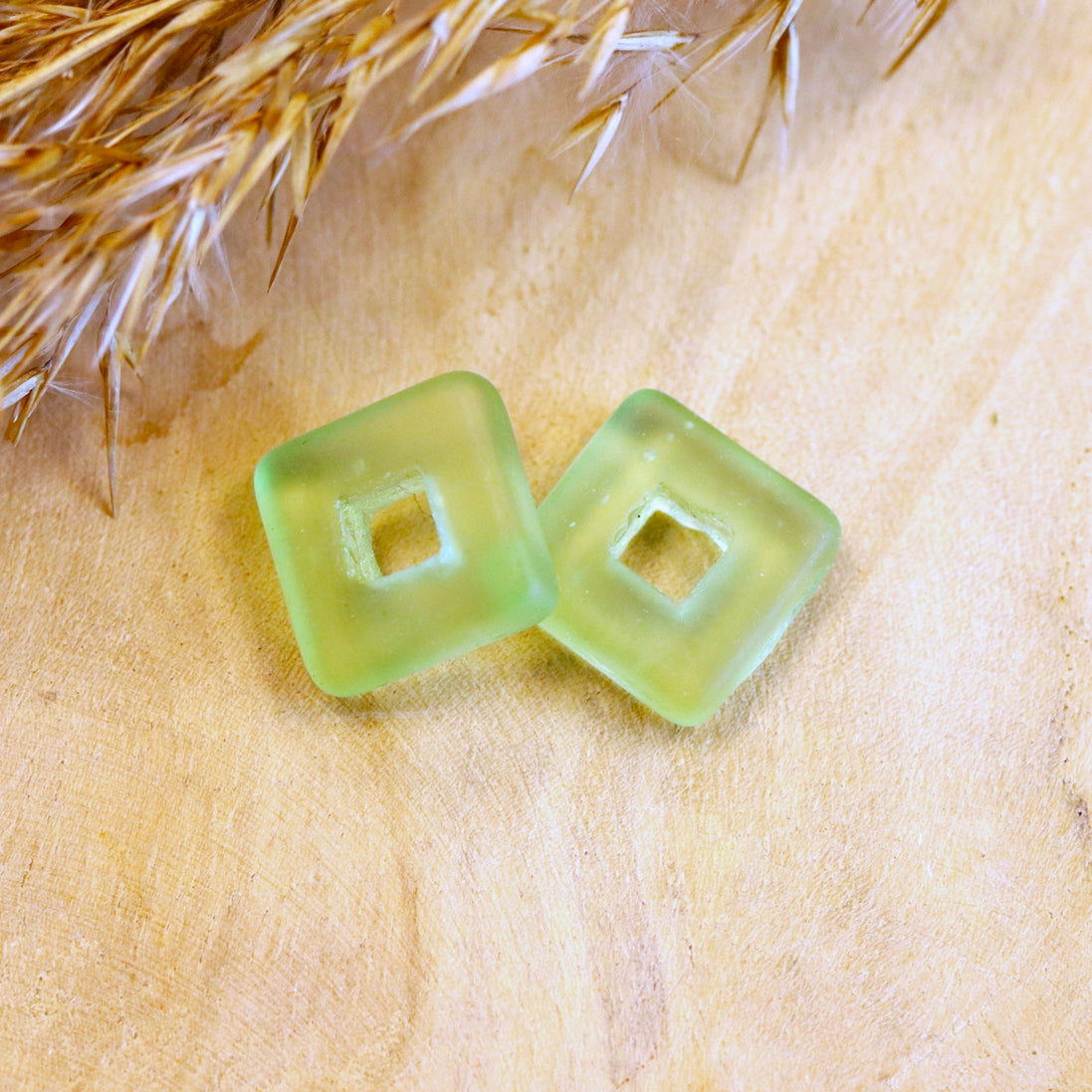 Bead green - open square