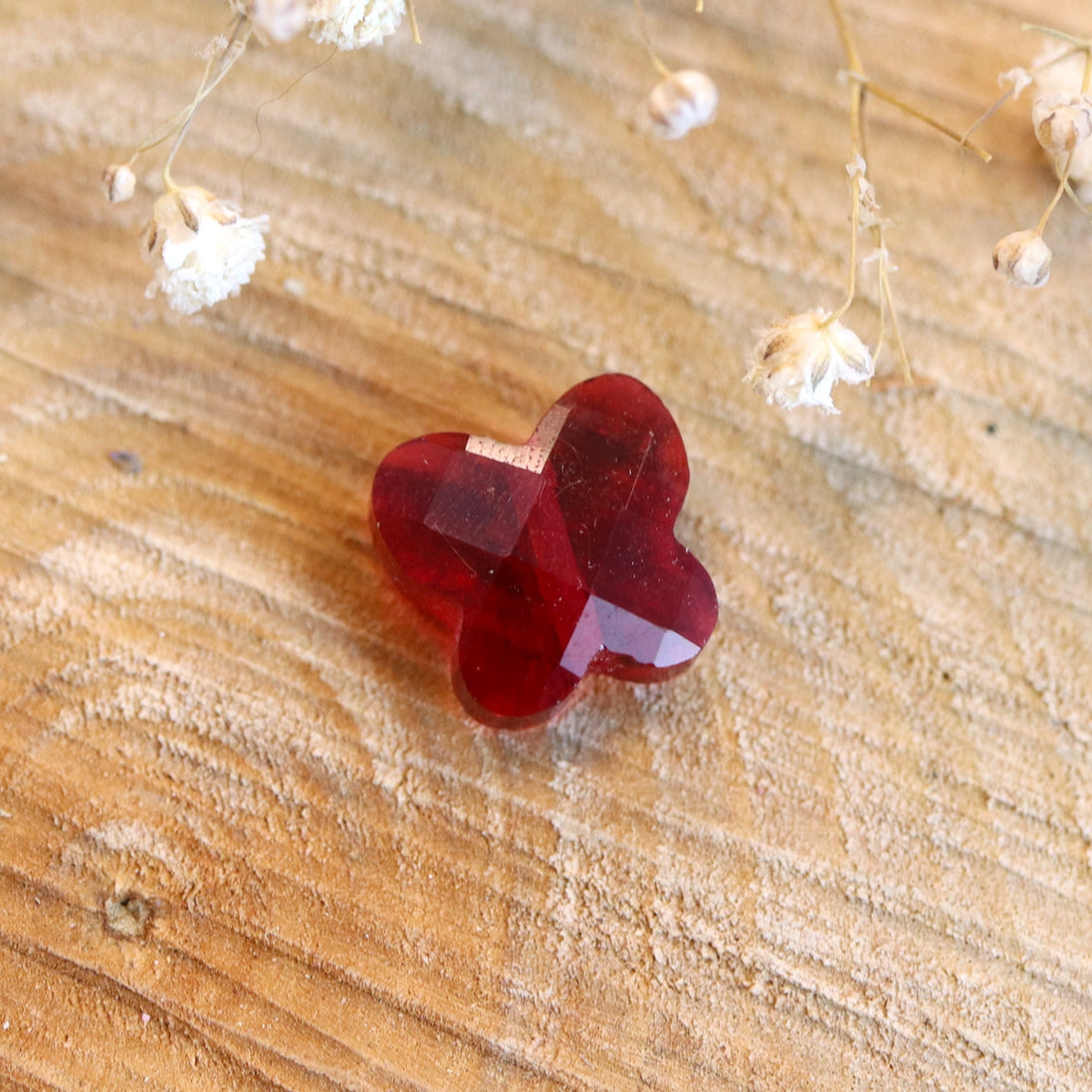 Bead red - facet butterfly