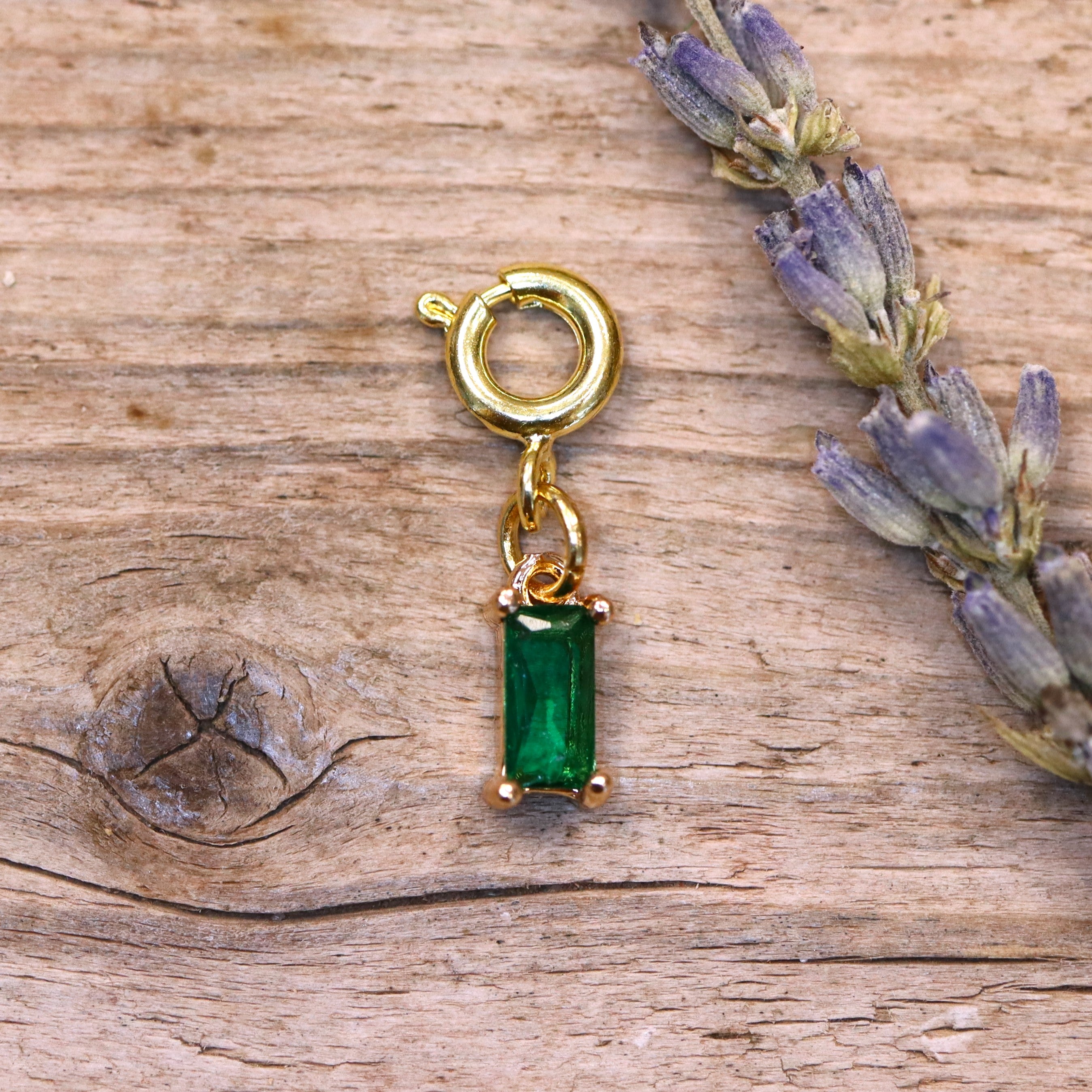 Kettingbedel met verguld slot - groene facet