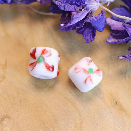 Bead red - ceramic white with red flower