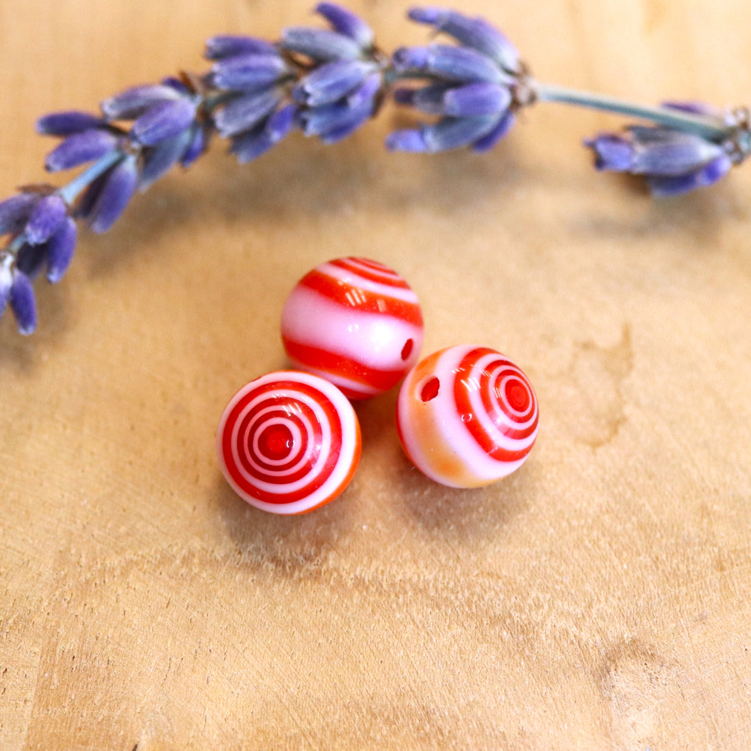 Bead red - small round with red circles