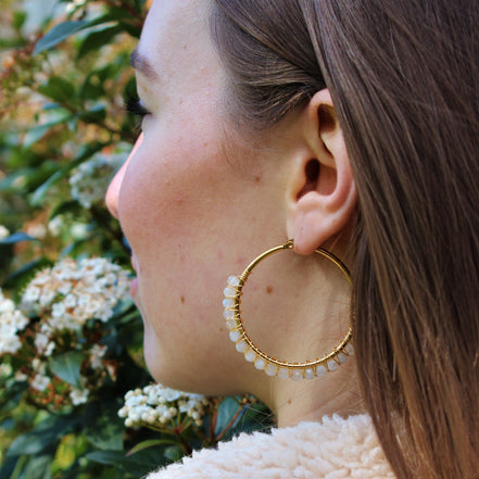 Statement earrings with moonstone gold