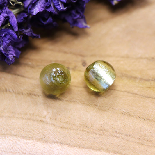 Perle grün - Glasperle Perlmutt mit Licht im Inneren