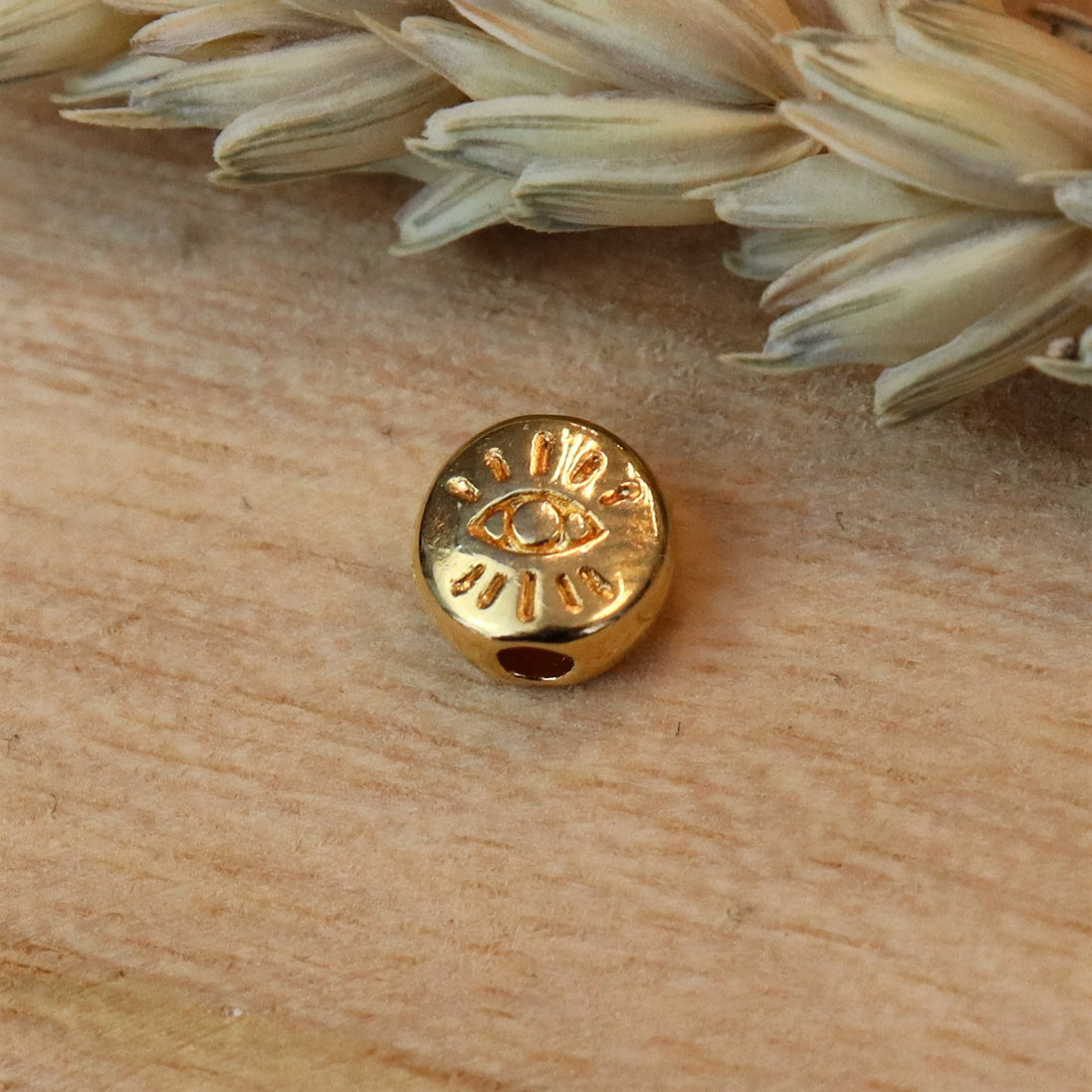 Bead DQ GOLD with eye
