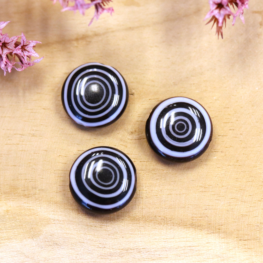 Bead black - glass bead flat round with circles