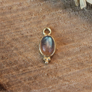 Gold plated oorringbedel met labradoriet