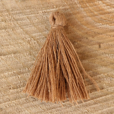 Satin tassel 30 mm light caramel