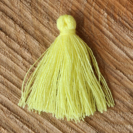 Satin tassel 30 mm lemon ice