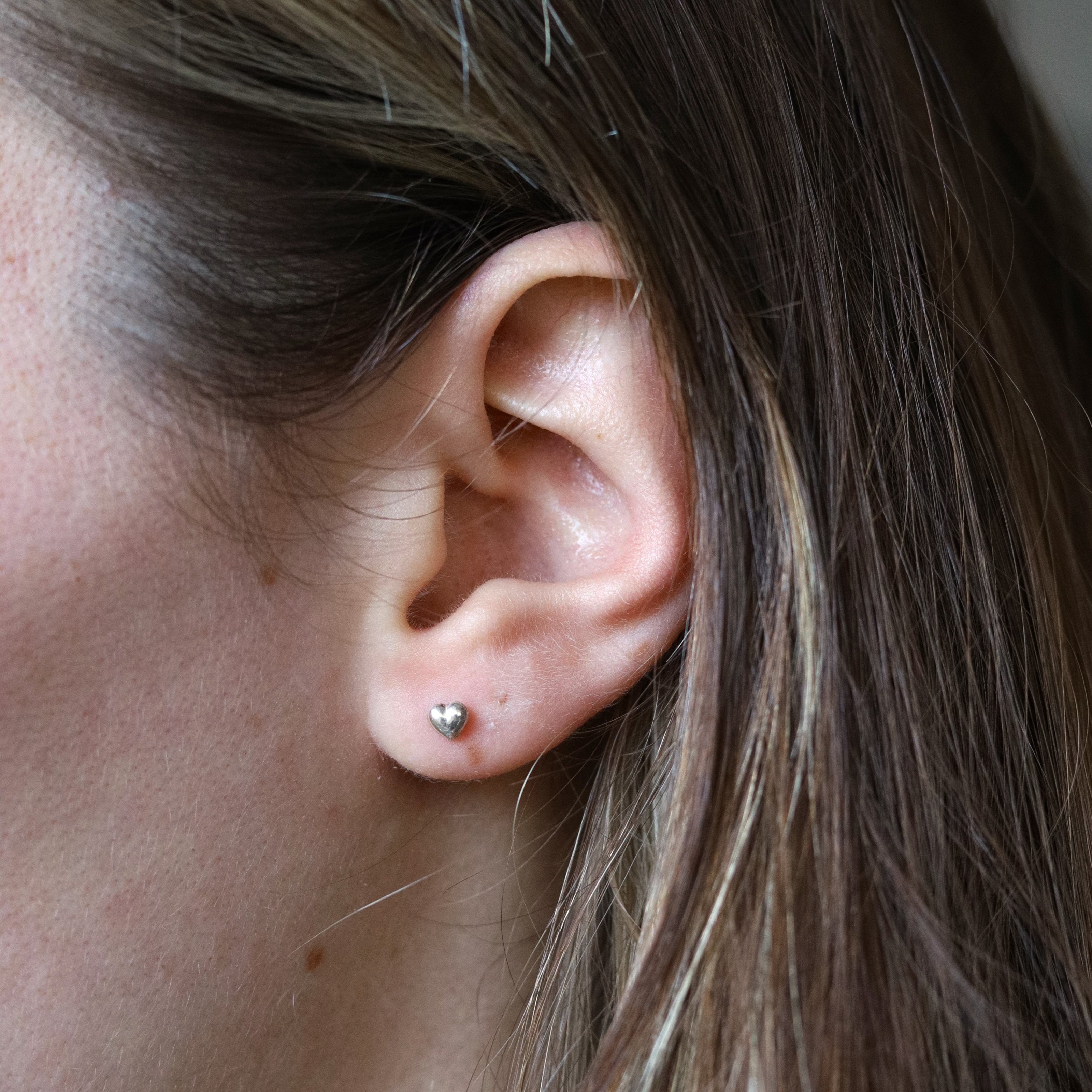 925 sterling zilveren oorsteker met bol hartje