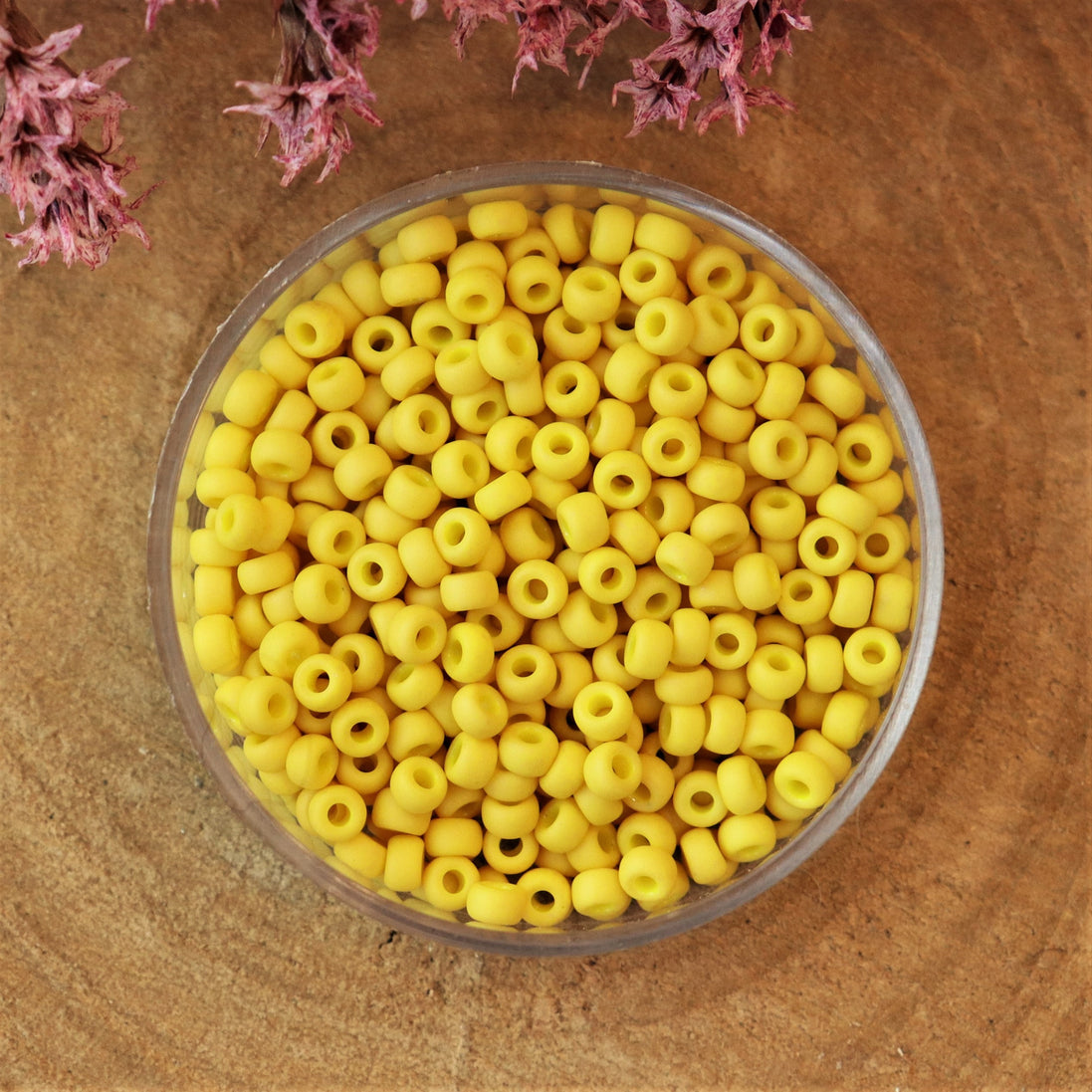 MR8-2311 Opaque matte canary 10 gram