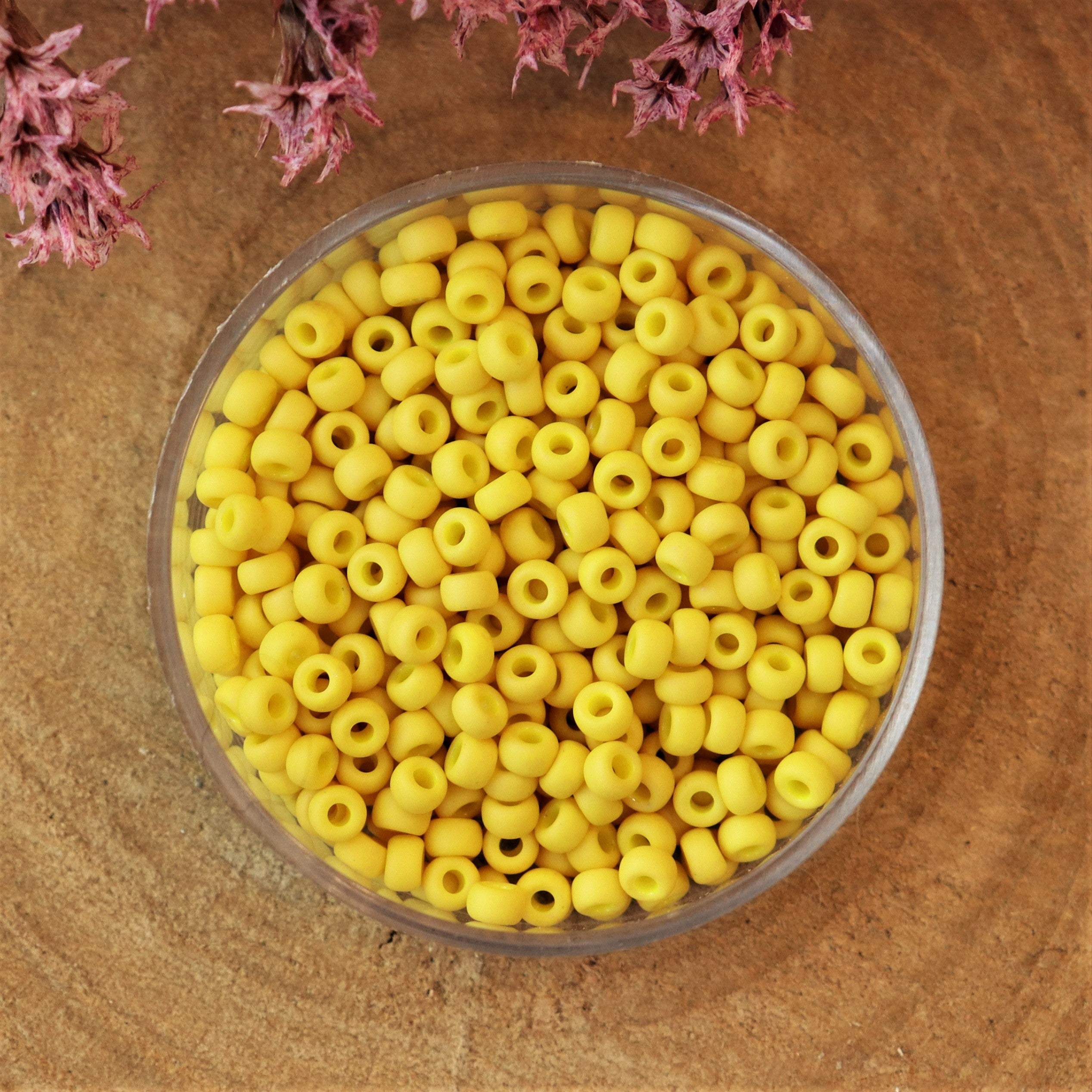 MR8-2311 Opaque matte canary 10 gram