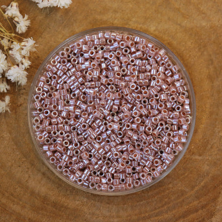 DB-256 Lined crystal taupe 5 grams