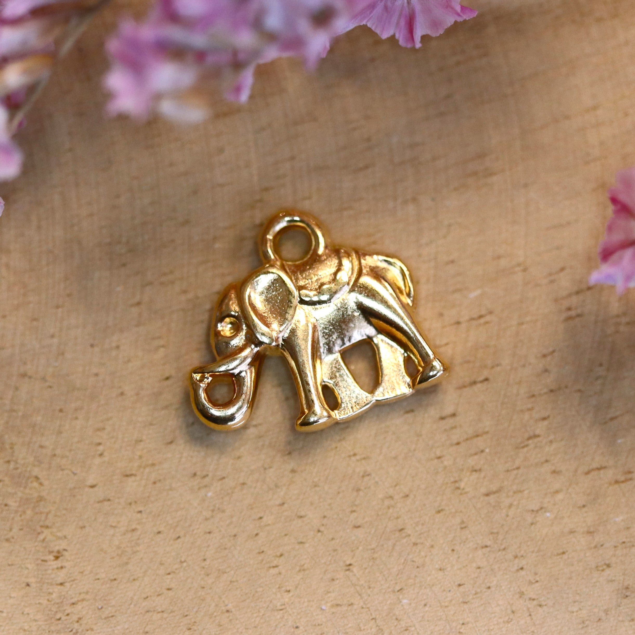 DQ GOLD elephant charm