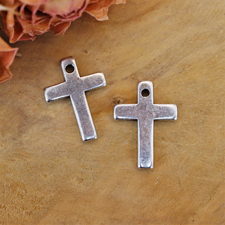 DQ silver small cross charm
