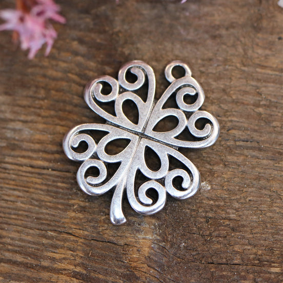 DQ Silber Charm elegantes vierblättriges Kleeblatt